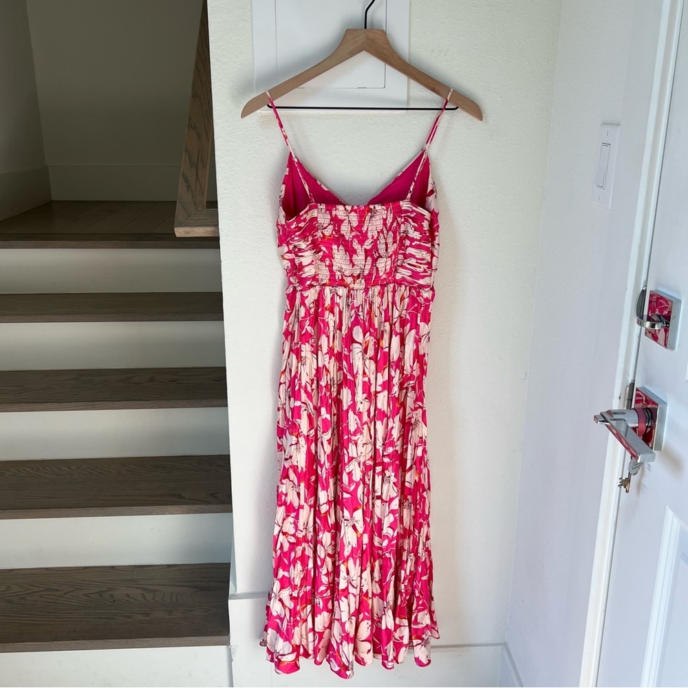 ASTR The Label Revolve Maeve Pleated Midi Dress in Pink Cream Floral - Picture 6 of 11